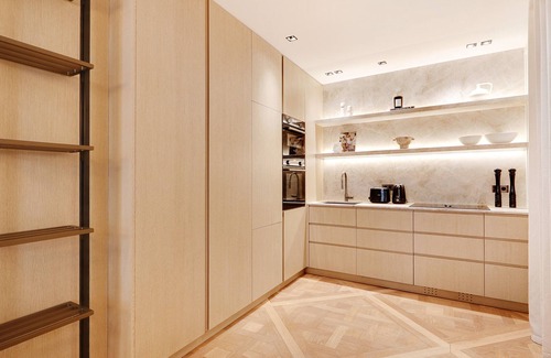 4th Arrondissement Apartment | A Wonderful 2-BR/2BA with Services in Le Marais
