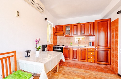 Cove Tri Zala (Zrnovo) Apartment | A1-apartment 50m from the beach with the sea view