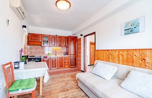 Cove Tri Zala (Zrnovo) Apartment | A1-apartment 50m from the beach with the sea view