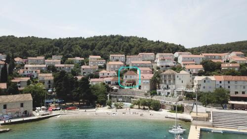 Cove Tri Zala (Zrnovo) Apartment | A1-apartment 50m from the beach with the sea view