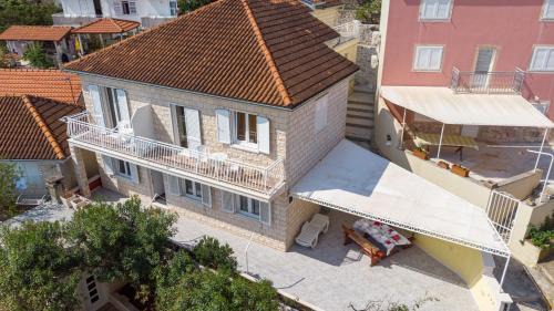 Cove Tri Zala (Zrnovo) Apartment | A1-apartment 50m from the beach with the sea view