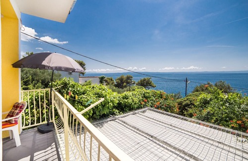 Bratus Apartment | A1 - apt next to the beach with balcony and sea view