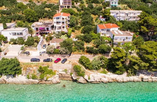 Bratus Apartment | A1 - apt next to the beach with balcony and sea view