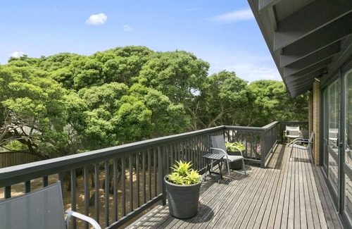 Surf Coast House | A1 Location By The Sea - Beautiful spacious home next to the ocean