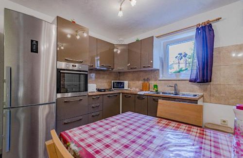 Cove Tri Zala (Zrnovo) Apartment | A2-apartment 50m from the beach with the sea view