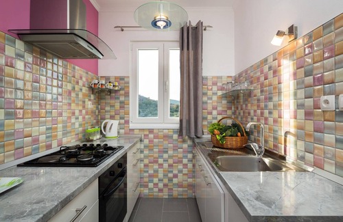 Vinisce Apartment | A3 modern apartment with garden, 80m from beach