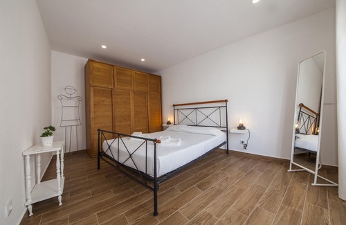 Lagos City Center Hotel | A37 - Casa Alferes in Downtown Lagos