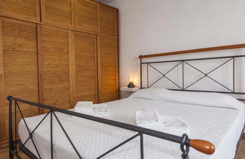 Lagos City Center Hotel | A37 - Casa Alferes in Downtown Lagos