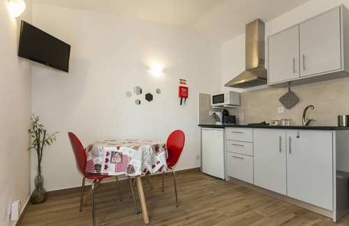 Lagos City Center Apartment | A38 - Rising Sun Top-Floor Flat