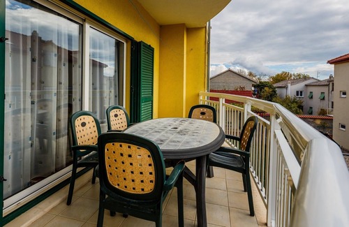 Kastela Apartment | A4 large 150 m2 apt with 4 bedrooms, big balcony,sea view and outside fireplace