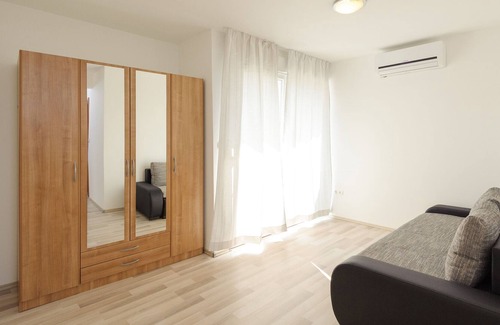 Podstrana Apartment | A4 - spacious apt with the sea view & use of pool