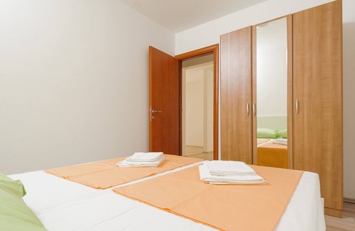 Podstrana Apartment | A4 - spacious apt with the sea view & use of pool