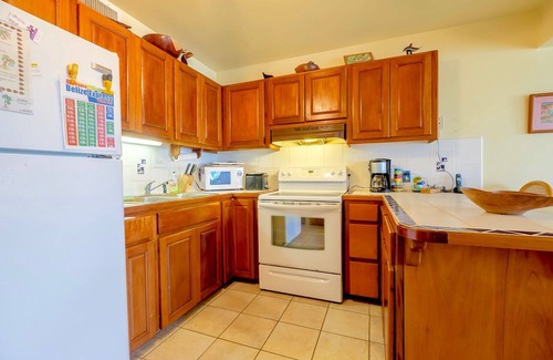 San Pedro Condo | A5 Family fun by the pool & beach -kayaks, bikes, more!