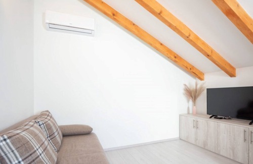 Podstrana Apartment | A5 - spacious apt with the sea view & use of pool