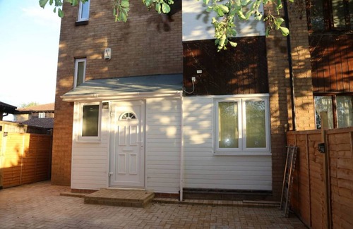 Woolwich Common Cabin | Aa Guest Room² (near Royal Arsenal)