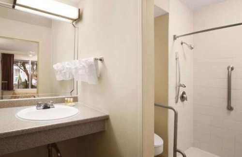 Alexandria West House | AAmazing Alexandria! With Views! 2 Dbl Beds 12