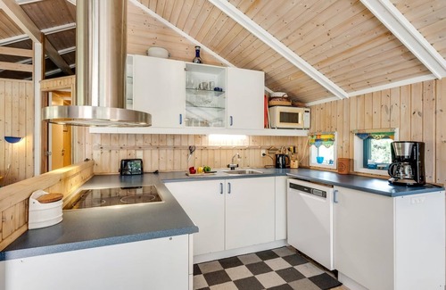 Mosevra House | "Aamu" - 300m to the fjord by Interhome