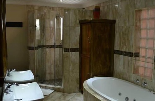 Vanderbijlpark House | Aark Guest Lodge