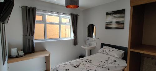 Leicester Bed & Breakfast | Aaron Lodge Guest House