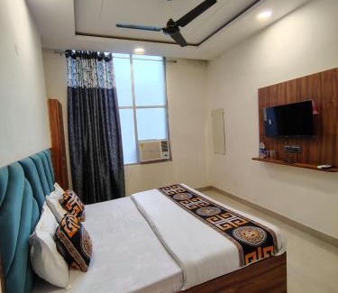 Amritsar Hotel | Aastha View
