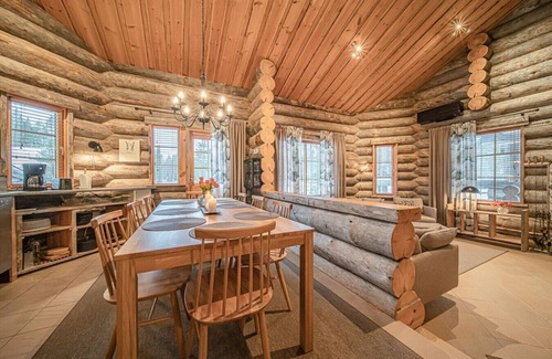 Sirkka House | Aavalevi Riekkopolku Log Villa