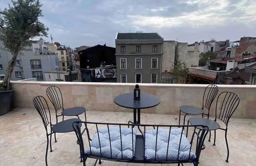 Taksim Apartment | AB Residences- Diamond Duplex 3BR Apt Terracenn