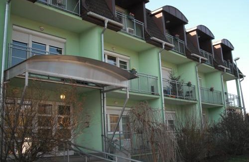 Sarvar Apartment | Aba és Andrea Apartmanok