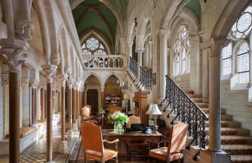 La Bussiere-sur-Ouche Hotel | Abbaye de la Bussière