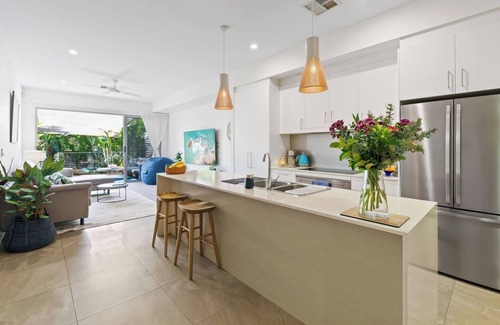 Burleigh Heads House | Abbey's Burleigh Haven. 2 Min Walk to James Street