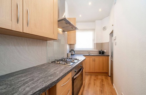 Glenisla Apartment | Abbotsford Apartment - Well Placed in the West End