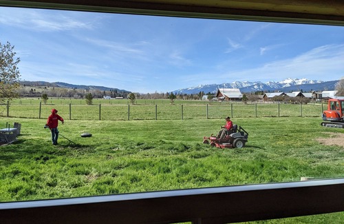 Grantsdale House | ABC acres' Yellow House - Agritourism & Adventure in Montana's Bitterroot Valley