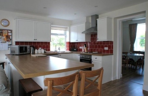 Ballater House | Aberdeen Cottage, BallaternStunning views inc over the River Dee. 1/4 acre gdn.