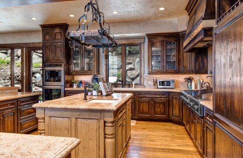 Deer Valley House | Abode at Chateau Jordan | Ski In/Out DV, Stunning Views, Gated Community