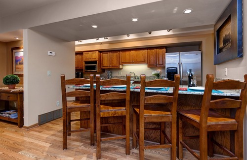 Deer Valley House | Abode on Stonebridge | DV getaway & close to Main Street | Great kids bunk & playroom