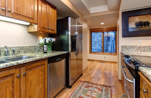 Deer Valley House | Abode on Stonebridge | DV getaway & close to Main Street | Great kids bunk & playroom
