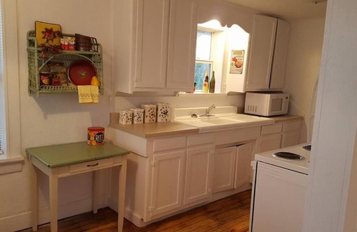 Llano Apartment | ABOVE Apartment at Flossie's Corner