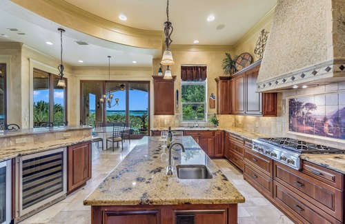 Comanche Trail House | Above Palms I NEW Pool & Spa I Views I Lake Travis I Family Fun I Services