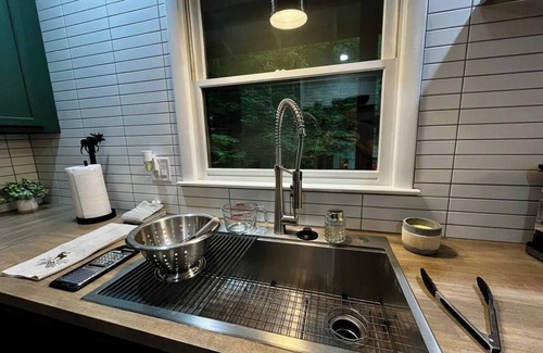 Franklin Cabin | Above the Clouds Cabin 2 Acres Chef’s Kitchen Fire Pit Mountain Views