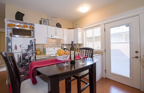 Colwood Apartment | Above The Sea BnB. New, Sunny, Private One Bedroom Suite.