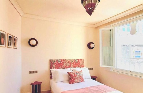Medina of Tangier Bed & Breakfast | Absinthe Guesthouse : Charming Room With Street View - La Marjane