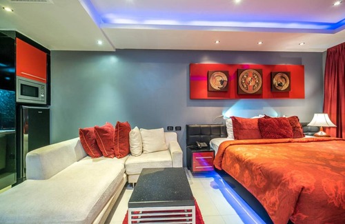 Patong Apartment | Absolute Bangla Suites, awesome location, rooftop pool L-06