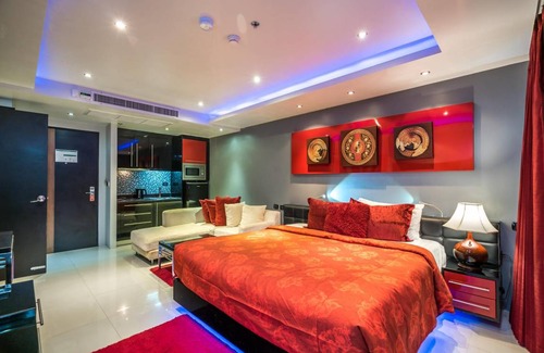 Patong Apartment | Absolute Bangla Suites, awesome location, rooftop pool L-06