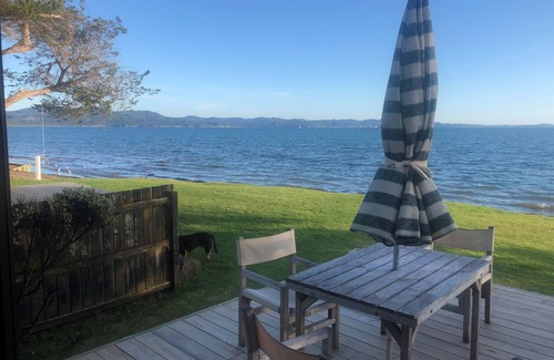 Big Bay House | Absolute Beach Front,3 brm bach sleeps 6 .Plus 5 person sleepout also available