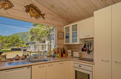 Pauanui Cottage | Absolute Beachfront Bach - Pauanui Holiday Home