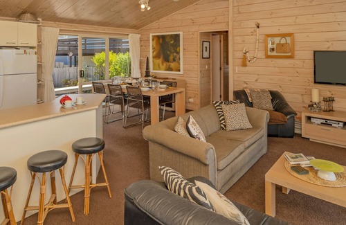 Pauanui Cottage | Absolute Beachfront Bach - Pauanui Holiday Home