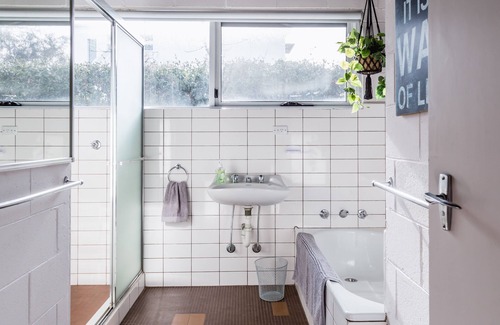 Frankston House | Absolute Beachfront property -Gateway to Mornington Peninsula