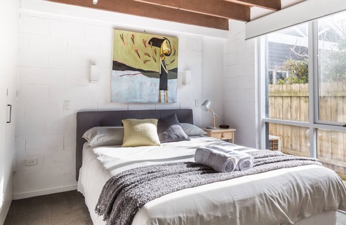Frankston House | Absolute Beachfront property -Gateway to Mornington Peninsula