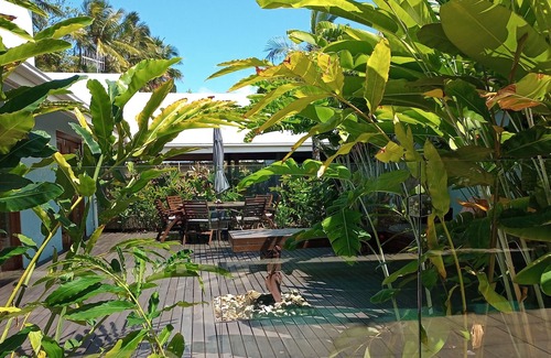 Newell House | Absolute beachfront uninterrupted view to Port Douglas on unspoiled Newell Beach