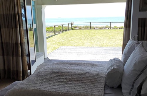 Pukehina House | Absolute beachfront villa