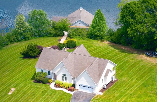 Sunrise Bay House | Absolute Bliss! Gorgeous lake resort home on most coveted spot on Lake Anna!